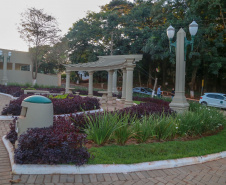 Desde que foi reformada, ampliada e entregue, em outubro do ano passado, a Praça Antônio Geraldo Mendes tornou-se ponto de encontro para os moradores de Leópolis, município de 4.145 habitantes no Norte do Paraná.