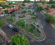 Desde que foi reformada, ampliada e entregue, em outubro do ano passado, a Praça Antônio Geraldo Mendes tornou-se ponto de encontro para os moradores de Leópolis, município de 4.145 habitantes no Norte do Paraná.