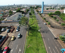  Prefeitura de Londrina, da Região Norte, recebeu do Governo do Paraná, via Secretaria das Cidades (Secid), um total de R$5.494.944,96 para melhorias em praça pública com a implantação de equipamentos esportivos; e para a preservação de fundo de vale. Os recursos foram autorizados na última semana, com a entrega dos Editais que autorizam o início do processo de licitação para a execução das obras.