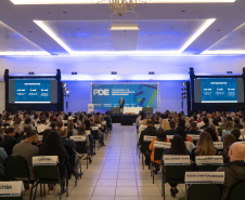 Aula inaugural em Foz do Iguaçu marca início do PDE para dois mil professores da rede estadual