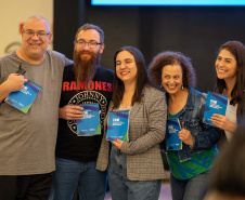 Aula inaugural em Foz do Iguaçu marca início do PDE para dois mil professores da rede estadual