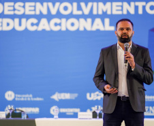 Aula inaugural em Foz do Iguaçu marca início do PDE para dois mil professores da rede estadual