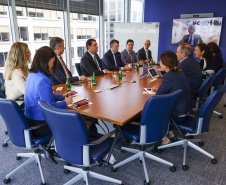 O governador Carlos Massa Ratinho Junior se reuniu nesta sexta-feira (12) com representantes do Banco Mundial nos Estados Unidos. O encontro marcou o encerramento da passagem da comitiva liderada por ele a Nova York e Washington. 