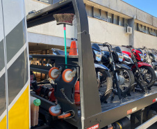 Polícia Militar prende quatro pessoas e apreende 20 motocicletas durante abordagem em Curitiba