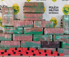 *Polícia Militar apreende 450 quilos de maconha na PR-082*