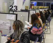 Mutirão oferece 500 vagas de emprego para migrantes em Curitiba