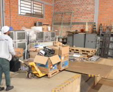 Instituições assistenciais recebem doações de bens inservíveis do Detran-PR