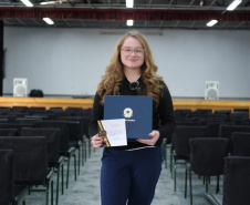 Estudante de Curitiba da rede estadual representa o Paraná no concurso Jovem Senador