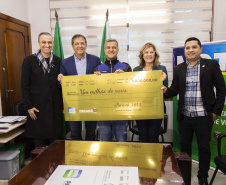 Mecânico de Foz do Iguaçu recebe prêmio de R$ 1 milhão do Nota Paraná