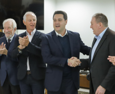 Governador Carlos Massa Ratinho Junior em reunião com a cooperativa Agrária.