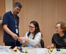 Mulheres aprendem noções de elétrica predial em curso gratuito em Londrina 