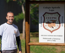 Colégio Agrícola da Lapa abraça projeto de abelhas nativas e leva tema às aulas