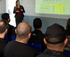 Regional de saúde de Londrina faz palestra de conscientização de tuberculose a servidores da Polícia Penal do Paraná