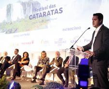 18ª edição, o Festival das Cataratas promoveu, na noite desta quarta-feira (31), no Hotel Recanto Cataratas, a solenidade de abertura do evento. Contou com a participação do governador do Paraná, Carlos Massa Ratinho Junior, Daniela Carneiro, ministra de Turismo do Brasil, e Sofía de Montiel de Afara, ministra do Turismo do Paraguai.