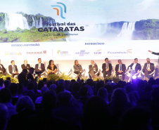 18ª edição, o Festival das Cataratas promoveu, na noite desta quarta-feira (31), no Hotel Recanto Cataratas, a solenidade de abertura do evento. Contou com a participação do governador do Paraná, Carlos Massa Ratinho Junior, Daniela Carneiro, ministra de Turismo do Brasil, e Sofía de Montiel de Afara, ministra do Turismo do Paraguai.