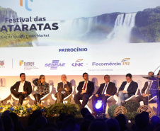 18ª edição, o Festival das Cataratas promoveu, na noite desta quarta-feira (31), no Hotel Recanto Cataratas, a solenidade de abertura do evento. Contou com a participação do governador do Paraná, Carlos Massa Ratinho Junior, Daniela Carneiro, ministra de Turismo do Brasil, e Sofía de Montiel de Afara, ministra do Turismo do Paraguai.