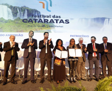 18ª edição, o Festival das Cataratas promoveu, na noite desta quarta-feira (31), no Hotel Recanto Cataratas, a solenidade de abertura do evento. Contou com a participação do governador do Paraná, Carlos Massa Ratinho Junior, Daniela Carneiro, ministra de Turismo do Brasil, e Sofía de Montiel de Afara, ministra do Turismo do Paraguai.