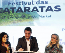 18ª edição, o Festival das Cataratas promoveu, na noite desta quarta-feira (31), no Hotel Recanto Cataratas, a solenidade de abertura do evento. Contou com a participação do governador do Paraná, Carlos Massa Ratinho Junior, Daniela Carneiro, ministra de Turismo do Brasil, e Sofía de Montiel de Afara, ministra do Turismo do Paraguai.