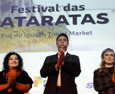 18ª edição, o Festival das Cataratas promoveu, na noite desta quarta-feira (31), no Hotel Recanto Cataratas, a solenidade de abertura do evento. Contou com a participação do governador do Paraná, Carlos Massa Ratinho Junior, Daniela Carneiro, ministra de Turismo do Brasil, e Sofía de Montiel de Afara, ministra do Turismo do Paraguai.