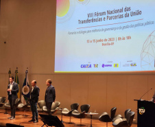 O secretário de Estado do Planejamento do Paraná, Guto Silva, esteve nesta quinta-feira (15) em Brasília onde apresentou o programa Conecta399 durante o VIII Fórum Nacional das Transferências e Parcerias da União, da Rede de Parcerias, realizado pela Secretaria de Gestão e Inovação do Ministério da Gestão e da Inovação em Serviços Públicos.