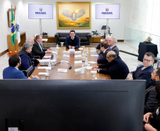 Governador Carlos Massa Ratinho Jr em reunião com a cooperativa Agrária.