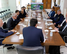 Governador Carlos Massa Ratinho Jr em reunião com a cooperativa Agrária.