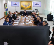 Governador Carlos Massa Ratinho Jr em reunião com a cooperativa Agrária.