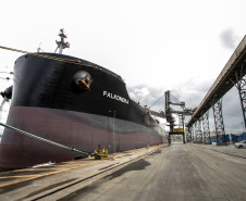 Corredor Leste de Exportação do Porto de Paranaguá embarca maior volume mensal já registrado