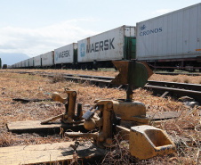  Aumenta o transporte de cargas pela ferrovia até o Porto de Paranaguá