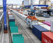  Aumenta o transporte de cargas pela ferrovia até o Porto de Paranaguá