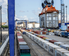  Aumenta o transporte de cargas pela ferrovia até o Porto de Paranaguá