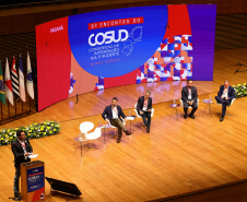 O governador Carlos Massa Ratinho Junior defendeu o fortalecimento da integração interestadual durante a abertura do 8º encontro do Consórcio de Integração Sul e Sudeste (Cosud), nesta sexta-feira (02), em Belo Horizonte.