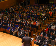 O governador Carlos Massa Ratinho Junior defendeu o fortalecimento da integração interestadual durante a abertura do 8º encontro do Consórcio de Integração Sul e Sudeste (Cosud), nesta sexta-feira (02), em Belo Horizonte.