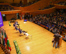 O governador Carlos Massa Ratinho Junior defendeu o fortalecimento da integração interestadual durante a abertura do 8º encontro do Consórcio de Integração Sul e Sudeste (Cosud), nesta sexta-feira (02), em Belo Horizonte.