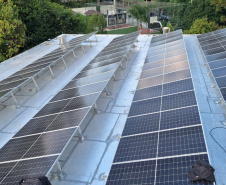 BRDE instala placas solares na agência de Curitiba em ação do Banco Verde