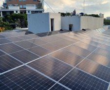 BRDE instala placas solares na agência de Curitiba em ação do Banco Verde