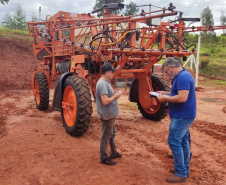 Adapar realiza inspeção preventiva de pulverizadores agrícolas no Noroeste