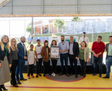 Secretário de Estado da Educação visita escola em Campo Largo e formaliza início de obras de reforma na instituição