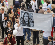 Curitiba, 22 de julho de 2023 - Dentro da programação da Campanha Paraná Unido no Combate ao Feminicídio, promovido pelo Governo do Estado, aconteceu caminhada pela Rua XV de Novembro, centro de Curitiba, com a participação da modelo Luiza Brunet.