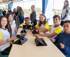 Secretário de Estado da Educação visita escola em Campo Largo e formaliza início de obras de reforma na instituição