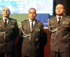 O governador em exercício Darci Piana participou nesta segunda (24) no Museu Oscar Niemeyer, em Curitiba, da formatura de 35 oficiais da Polícia Militar e do Corpo de Bombeiros no Curso Superior de Polícia