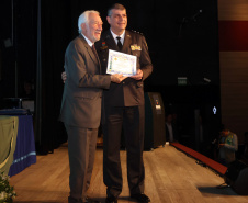 O governador em exercício Darci Piana participou nesta segunda (24) no Museu Oscar Niemeyer, em Curitiba, da formatura de 35 oficiais da Polícia Militar e do Corpo de Bombeiros no Curso Superior de Polícia