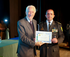 O governador em exercício Darci Piana participou nesta segunda (24) no Museu Oscar Niemeyer, em Curitiba, da formatura de 35 oficiais da Polícia Militar e do Corpo de Bombeiros no Curso Superior de Polícia