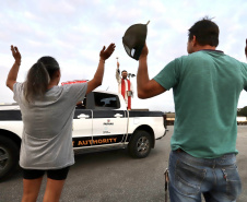  Caminhoneiros recebem a bênção de São Cristóvão no Pátio de Triagem do Porto de Paranaguá