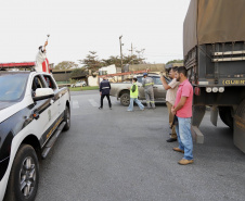  Caminhoneiros recebem a bênção de São Cristóvão no Pátio de Triagem do Porto de Paranaguá