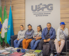 Calouros indígenas da UEPG fazem atividade para conhecer a instituição 