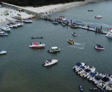 Evento com caça ao tesouro reuniu 150 apaixonados por embarcações na Ilha do Mel