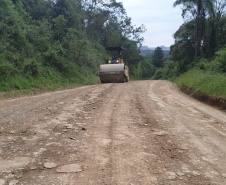 Contrato de R$ 16,8 mi para conservar estradas rurais de Mallet, Lapa e São Mateus do Sul 