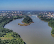  A superfície da água do Rio Iguaçu ultrapassou os 98 mil hectares de extensão em 2022, maior volume observado nos últimos 12 anos.