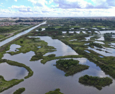  A superfície da água do Rio Iguaçu ultrapassou os 98 mil hectares de extensão em 2022, maior volume observado nos últimos 12 anos.